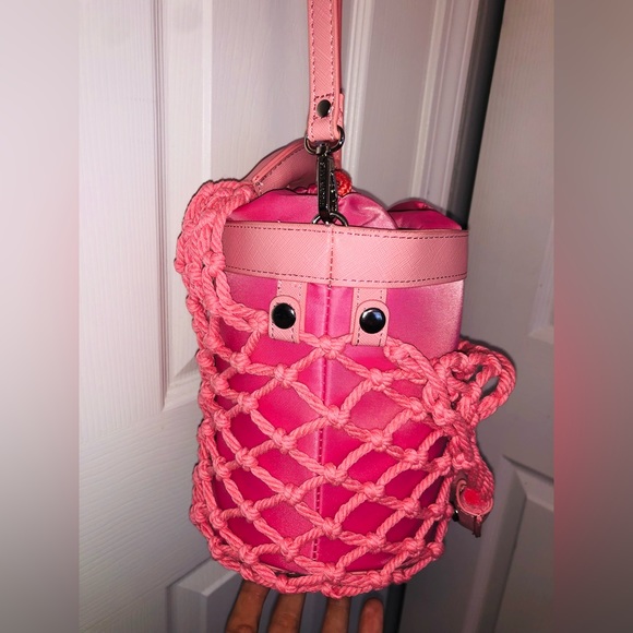 Steve Madden Bucket Tote - Picture 9 of 11